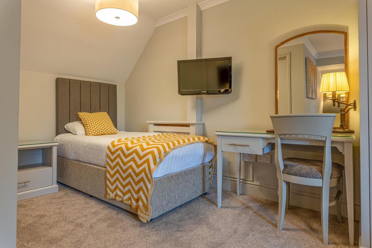 The Dog & Bear Hotel Lenham Extérieur photo