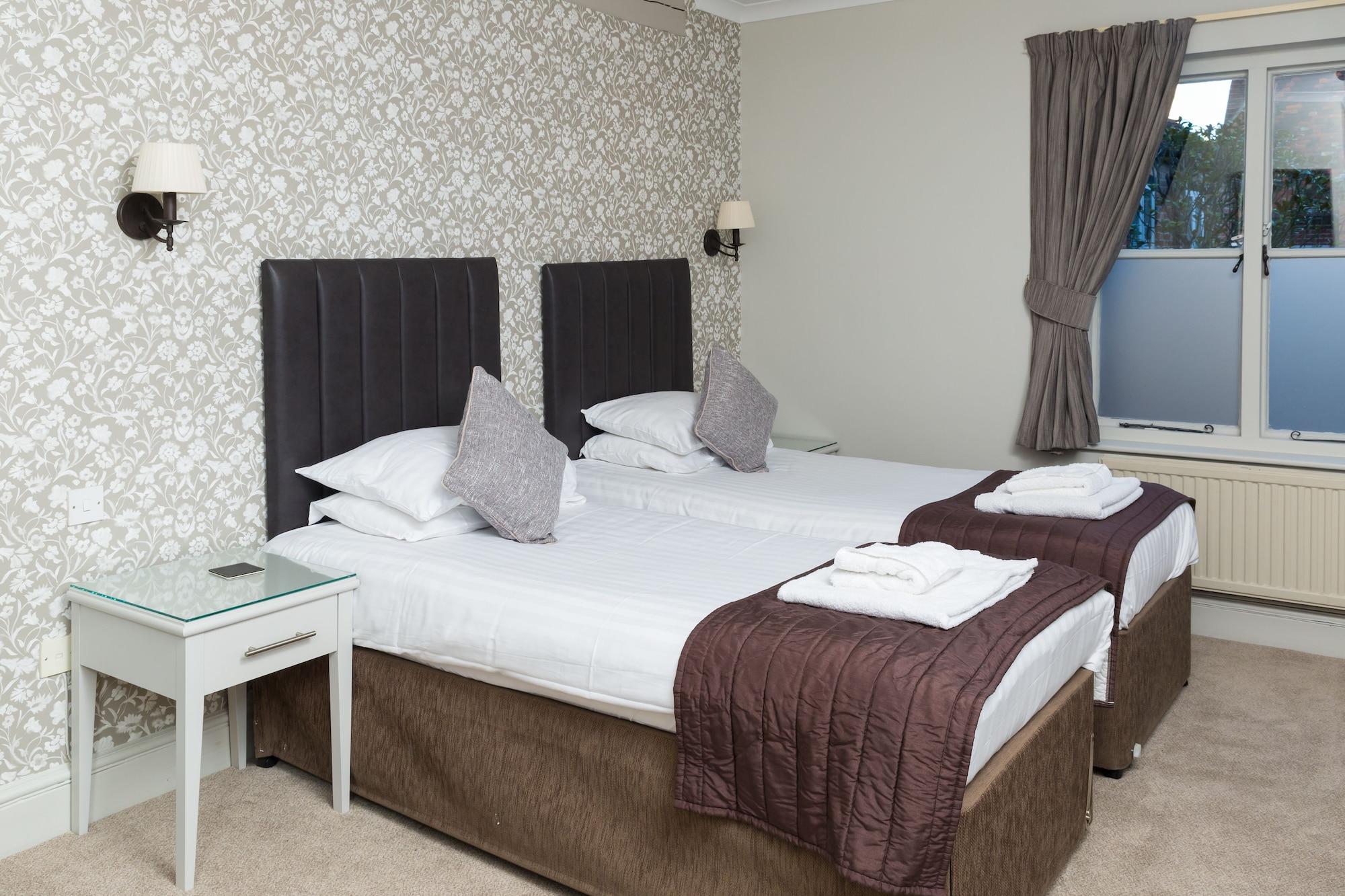 The Dog & Bear Hotel Lenham Extérieur photo
