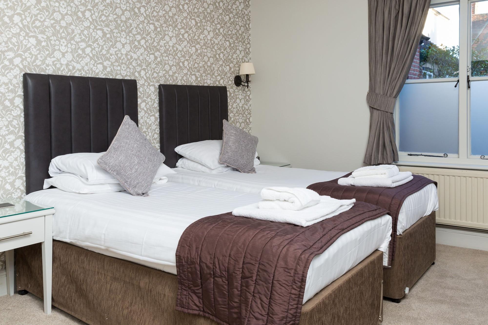 The Dog & Bear Hotel Lenham Extérieur photo