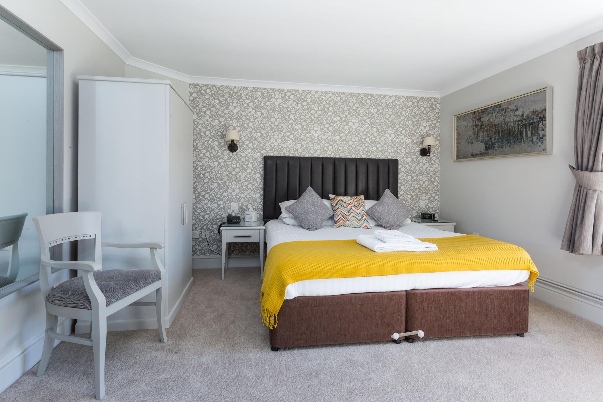 The Dog & Bear Hotel Lenham Extérieur photo