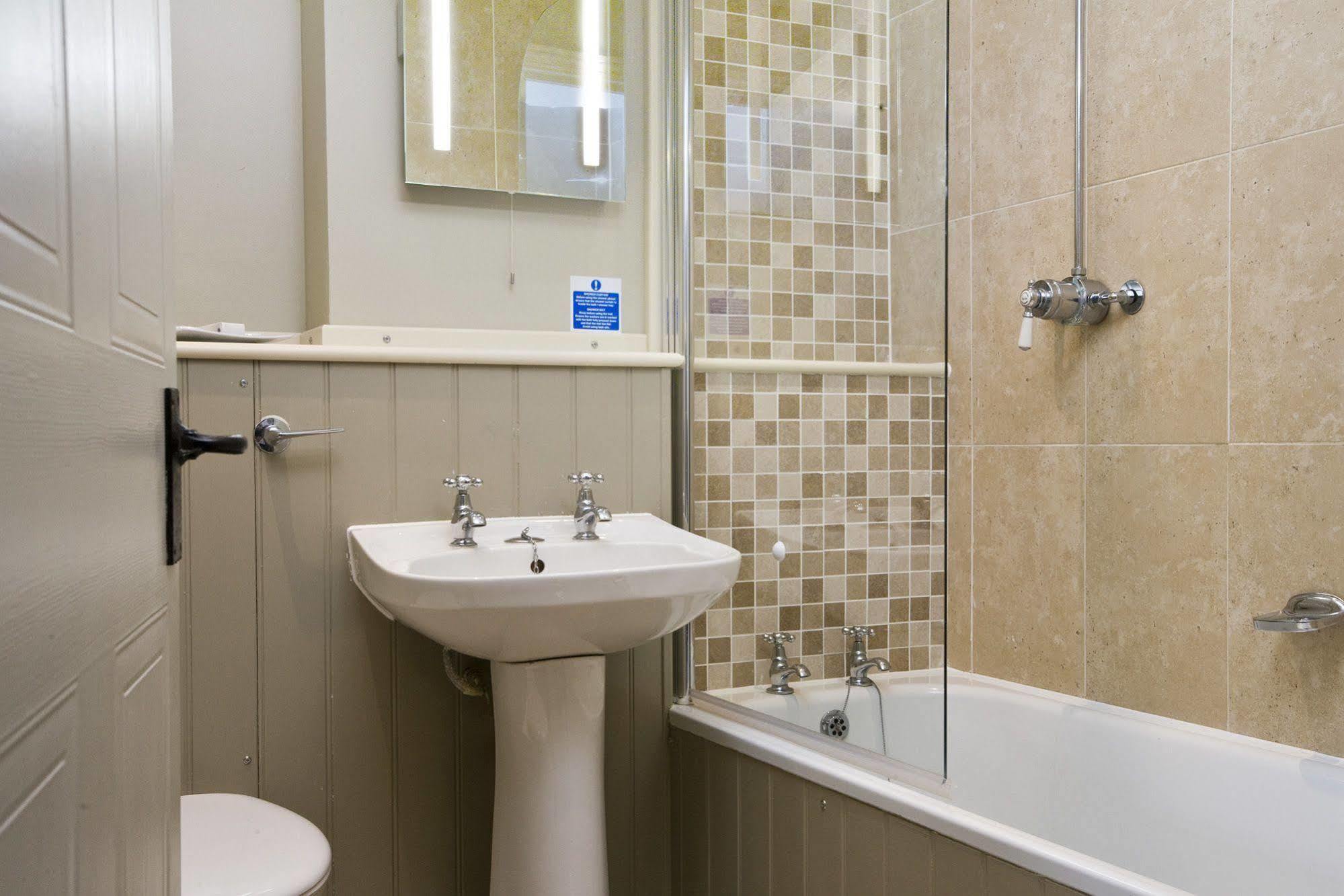 The Dog & Bear Hotel Lenham Extérieur photo