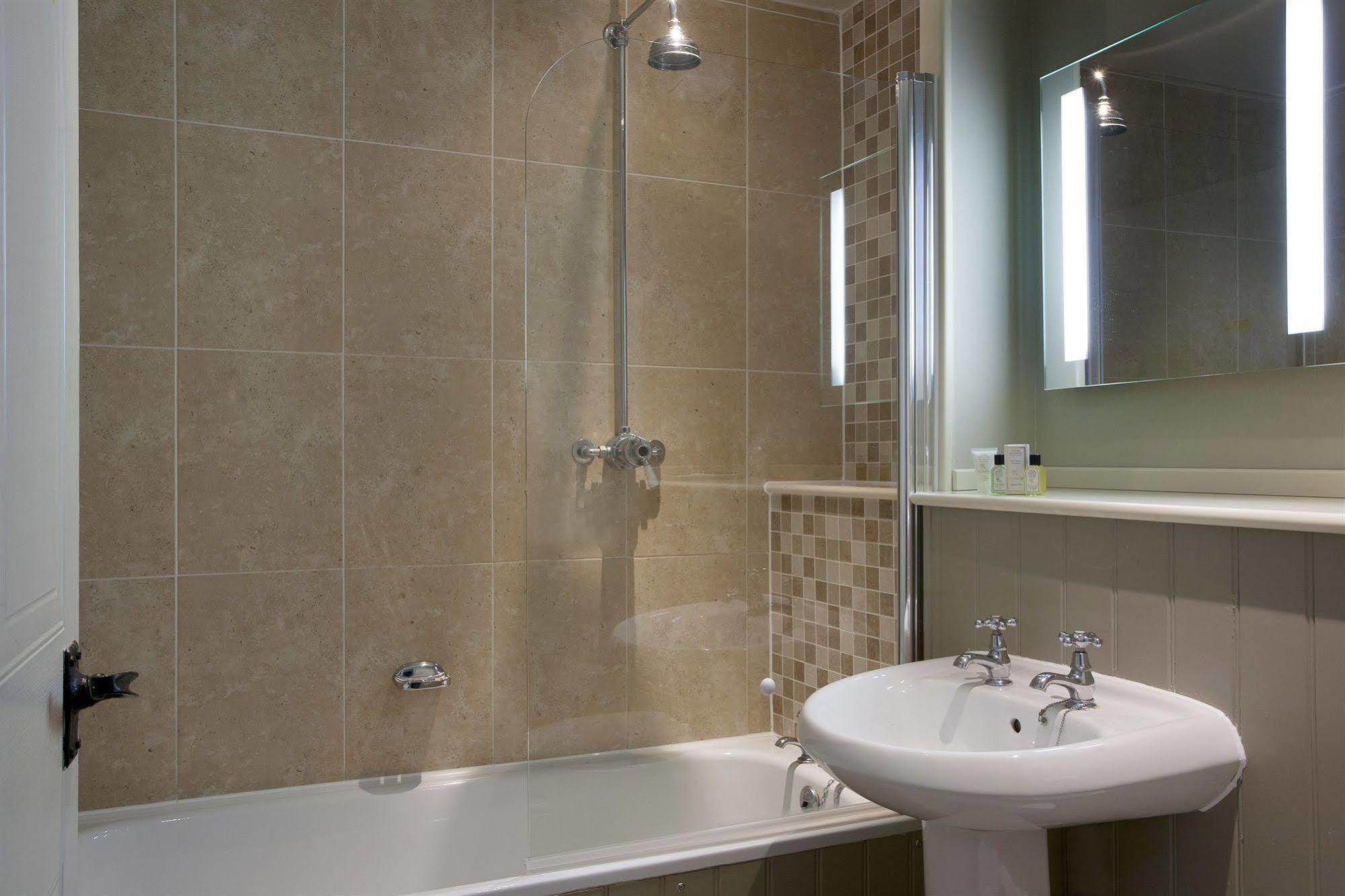 The Dog & Bear Hotel Lenham Extérieur photo