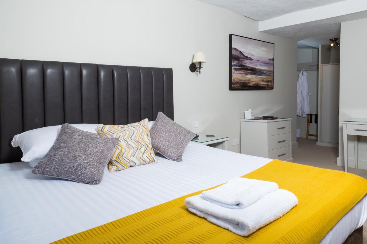 The Dog & Bear Hotel Lenham Extérieur photo